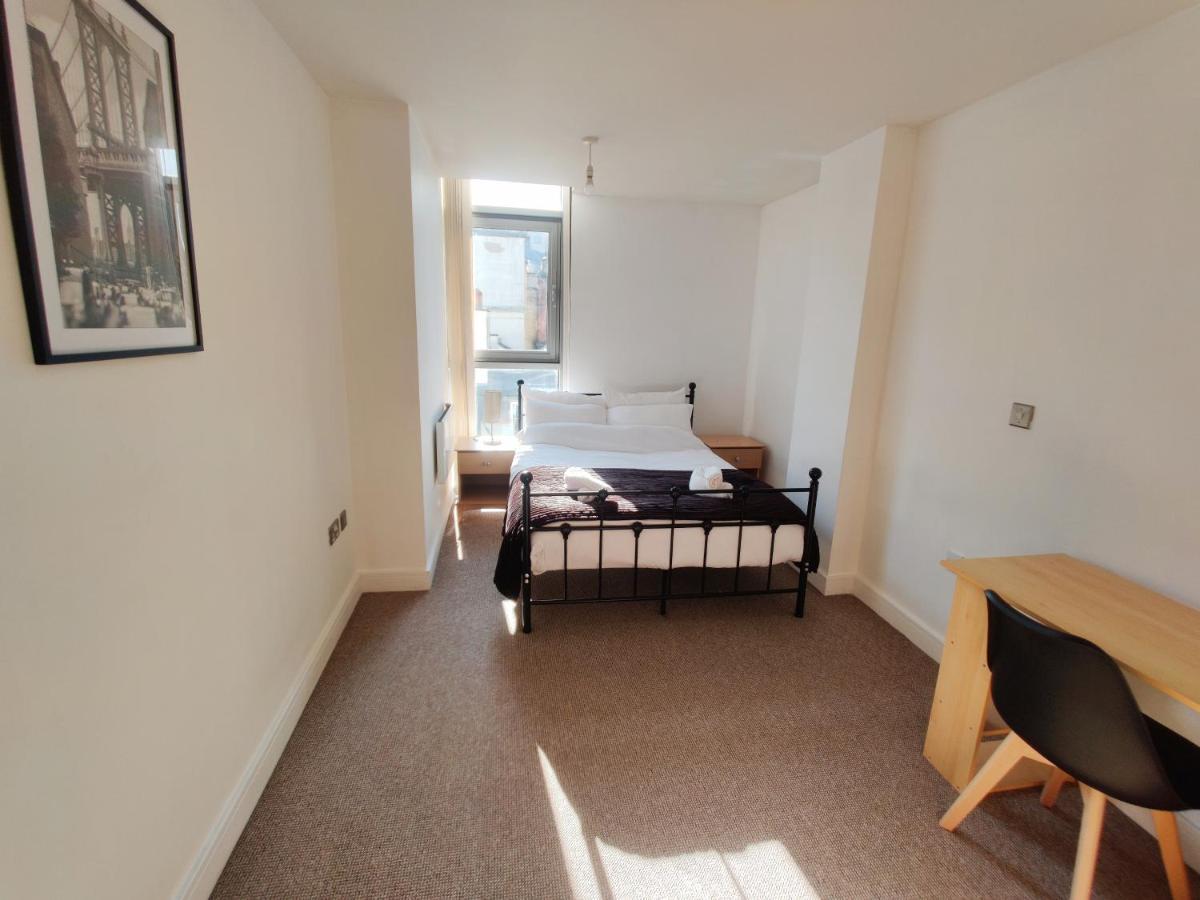 Birmingham Prime Location Stunning Apartment Floor-To-Ceiling Windows ภายนอก รูปภาพ