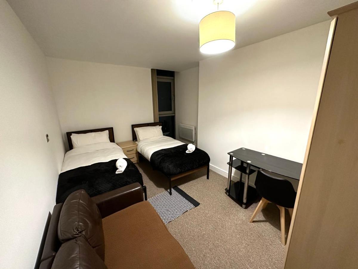 Birmingham Prime Location Stunning Apartment Floor-To-Ceiling Windows ภายนอก รูปภาพ