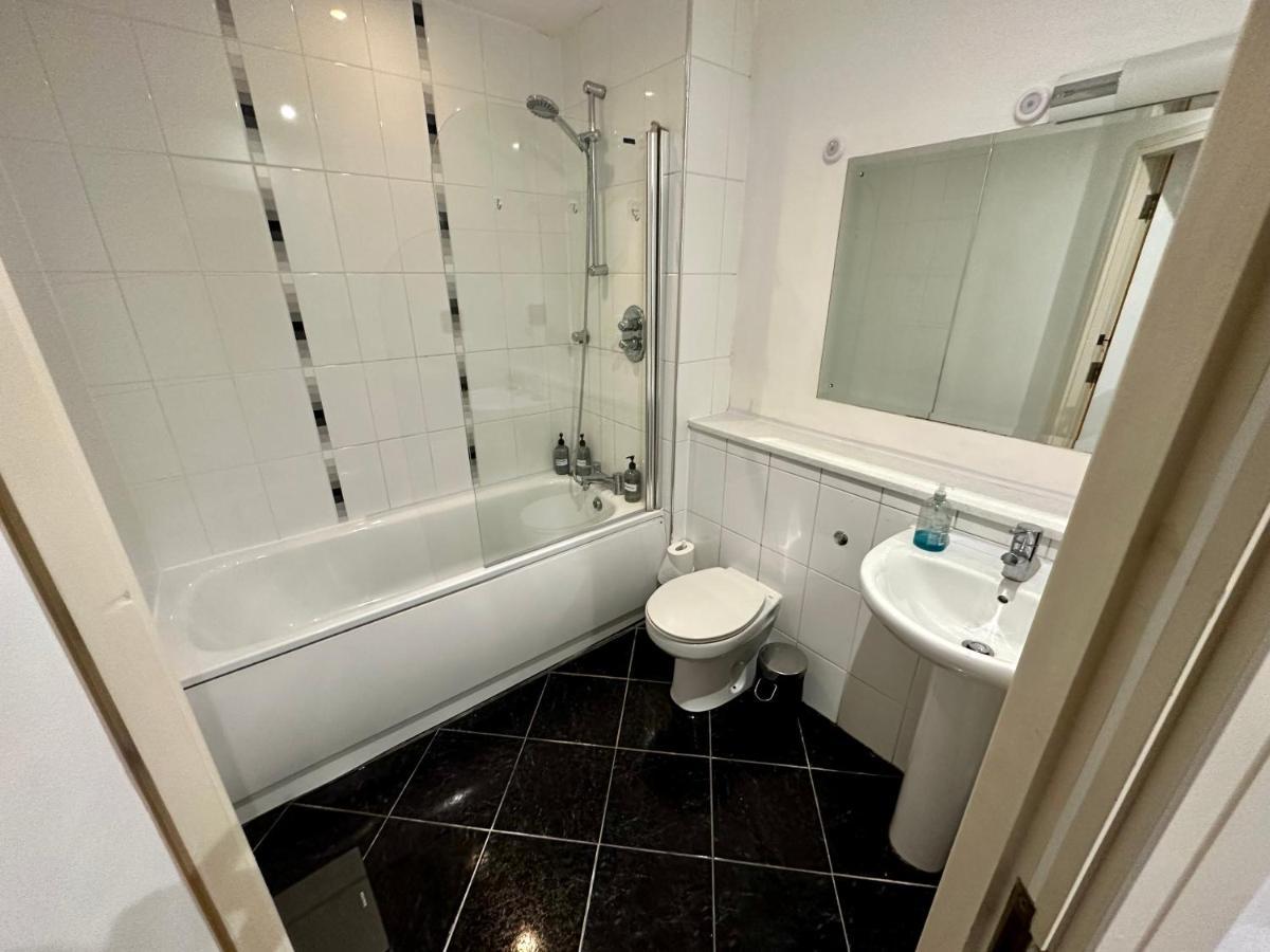 Birmingham Prime Location Stunning Apartment Floor-To-Ceiling Windows ภายนอก รูปภาพ